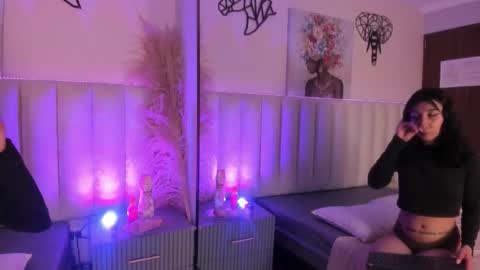 isabella_crofts online show from 8, 11, 2025