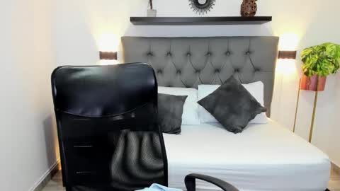 Isabel florez online show from 26, 2, 2025