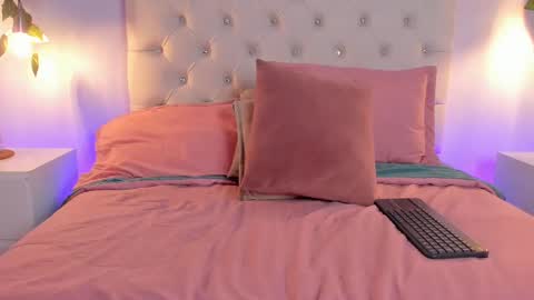   online show from 24, 9, 2025