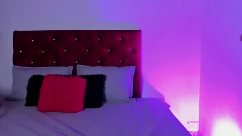 Isabella Moon9 online show from 27, 6, 2026