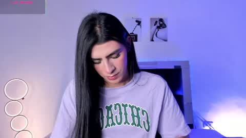 Isabella Moon9 online show from 17, 7, 2026