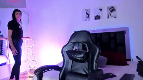 Isabella Moon9 online show from 18, 7, 2026