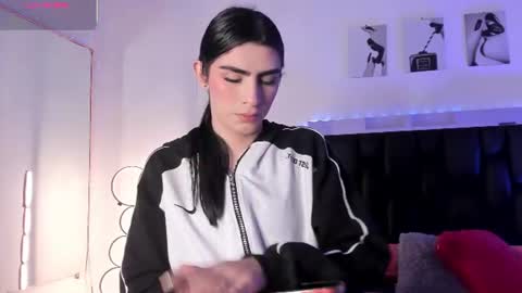 Isabella Moon9 online show from 23, 7, 2026
