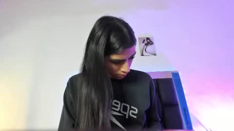 Isabella Moon9 online show from 25, 7, 2026