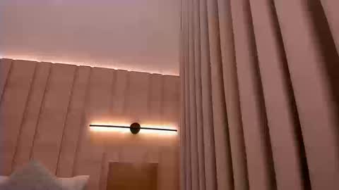 Snapshot of isabella_roberts13 chatting on 19, 9, 2025 isa online show from 19, 9, 2025