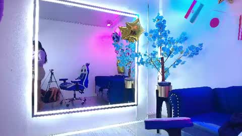 Snapshot of isabella_rows chatting on 4, 7, 2026 Isabella online show from 4, 7, 2026