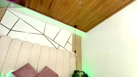 ISABELLA WILLS  online show from 21, 3, 2026