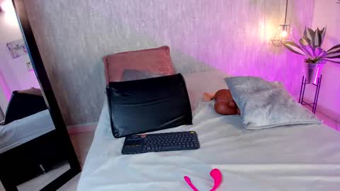 Snapshot of isabella_zc chatting on 28, 2, 2025 isabella zc online show from 28, 2, 2025