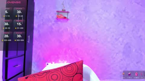 Instagram soybella01  online show from 14, 11, 2025