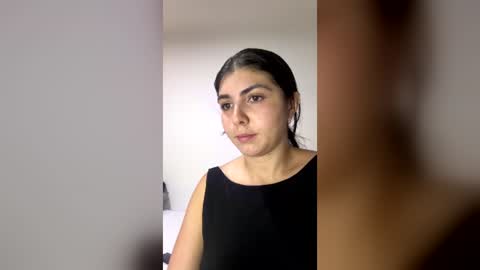 Instagram soybella01  online show from 5, 7, 2026