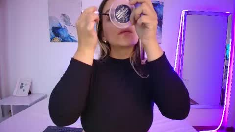 Isabella  online show from 15, 7, 2026