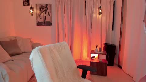 ISABELLA  online show from 25, 6, 2026