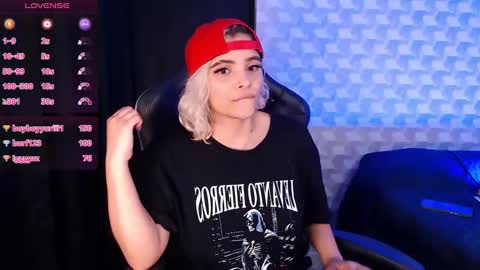 Snapshot of isabellamoutt chatting on 26, 1, 2025 Isabella Mout online show from 26, 1, 2025