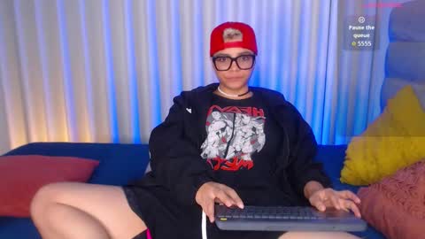 Snapshot of isabellamoutt chatting on 4, 12, 2025 Isabella Mout online show from 4, 12, 2025