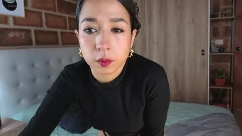 Isabela Paz online show from 21, 4, 2026