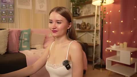 Bella online show from 6, 10, 2025