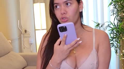 isabellauribe online show from 27, 3, 2026