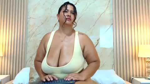 Snapshot of isabellmendez_ chatting on 28, 7, 2026 IsabellMendez online show from 28, 7, 2026