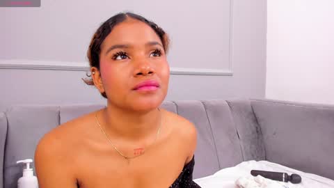 Snapshot of isabellsmmith chatting on 4, 1, 2025 Isabellsmmith online show from 4, 1, 2025