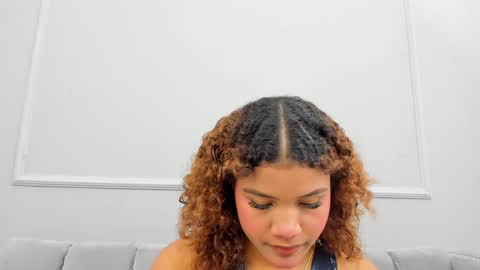 Snapshot of isabellsmmith chatting on 5, 1, 2025 Isabellsmmith online show from 5, 1, 2025