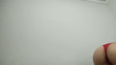 isabelly08ty online show from 15, 10, 2025