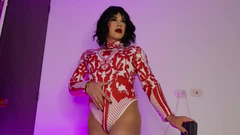 Snapshot of isahilton1 chatting on 10, 9, 2025 Isabella Hilton online show from 10, 9, 2025