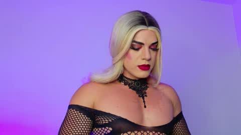 Snapshot of isahilton1 chatting on 26, 9, 2025 Isabella Hilton online show from 26, 9, 2025