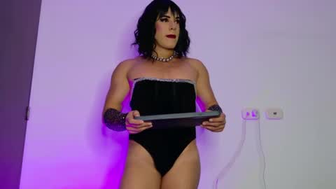 Snapshot of isahilton1 chatting on 30, 9, 2025 Isabella Hilton online show from 30, 9, 2025