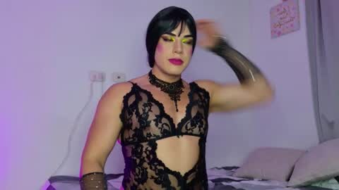 Snapshot of isahilton1 chatting on 16, 10, 2025 Isabella Hilton online show from 16, 10, 2025