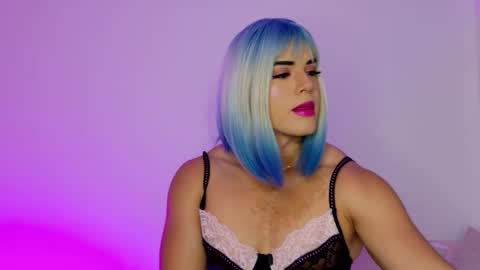 Snapshot of isahilton1 chatting on 7, 2, 2026 Isabella Hilton online show from 7, 2, 2026