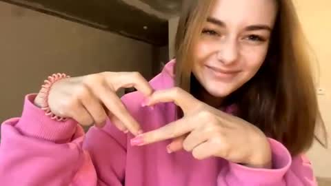 Snapshot of isauratorkelson chatting on 14, 11, 2025 Issa online show from 14, 11, 2025