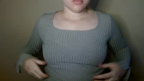 Snapshot of isla00 chatting on 8, 7, 2026 Isla online show from 8, 7, 2026