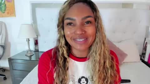 Snapshot of isla_scott chatting on 11, 5, 2026 Vanessa online show from 11, 5, 2026