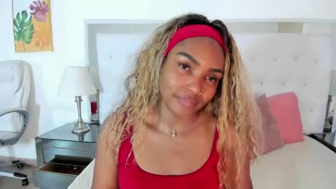 Snapshot of isla_scott chatting on 13, 5, 2026 Vanessa online show from 13, 5, 2026