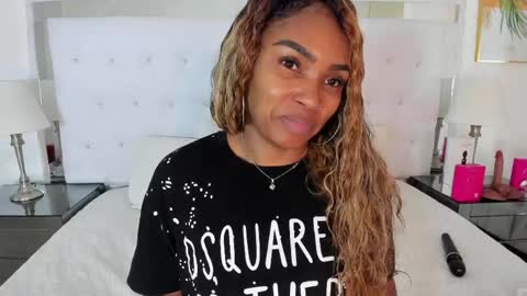 Snapshot of isla_scott chatting on 27, 5, 2026 Vanessa online show from 27, 5, 2026