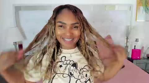 Snapshot of isla_scott chatting on 11, 6, 2026 Vanessa online show from 11, 6, 2026