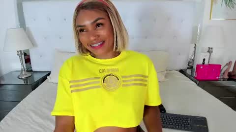 Snapshot of isla_scott chatting on 7, 7, 2026 Vanessa online show from 7, 7, 2026