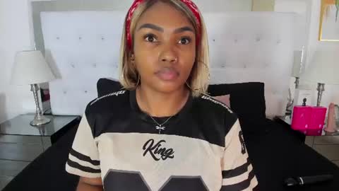 Snapshot of isla_scott chatting on 8, 7, 2026 Vanessa online show from 8, 7, 2026