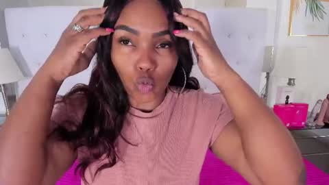 Snapshot of isla_scott chatting on 16, 7, 2026 Vanessa online show from 16, 7, 2026