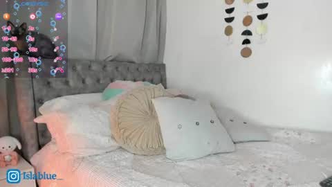 Isla Blue online show from 5, 8, 2026