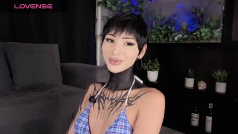 Snapshot of isnotforeveryone chatting on 3, 7, 2026 Julyane online show from 3, 7, 2026