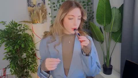 Snapshot of isobelsteinger chatting on 4, 2, 2026 Emilia online show from 4, 2, 2026