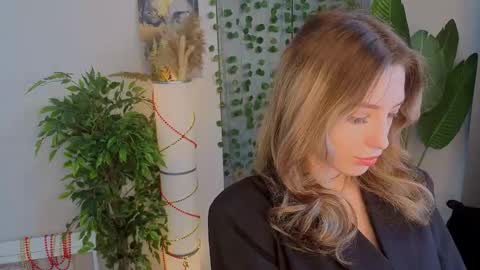 Snapshot of isobelsteinger chatting on 5, 2, 2026 Emilia online show from 5, 2, 2026