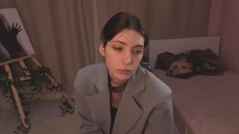 Snapshot of isobelsteinger chatting on 6, 3, 2026 Emilia online show from 6, 3, 2026