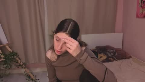 Snapshot of isobelsteinger chatting on 7, 3, 2026 Emilia online show from 7, 3, 2026