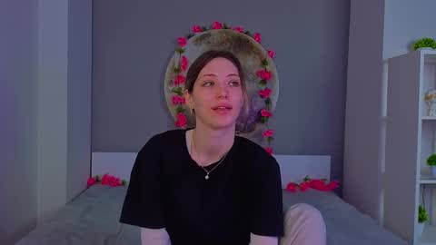 Snapshot of isobelsteinger chatting on 15, 3, 2026 Emilia online show from 15, 3, 2026