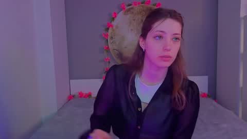 Snapshot of isobelsteinger chatting on 18, 3, 2026 Emilia online show from 18, 3, 2026