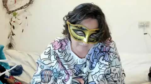 Marta online show from 9, 2, 2025