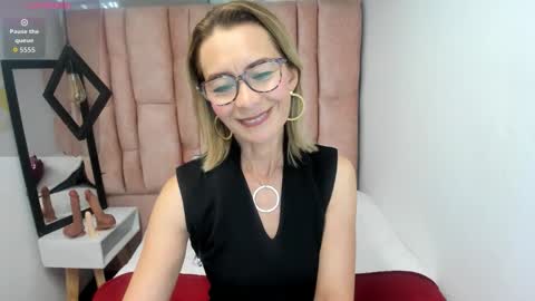 ISSA MILF online show from 25, 3, 2026