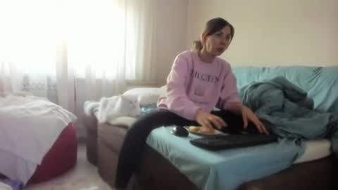 Issabelle online show from 24, 2, 2025